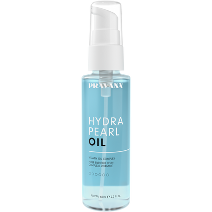 Oil enrichie d'un complexe vitamine Hydra Pearl — flacon pompe bleu 65 ml, etiquette de face, fond blanc