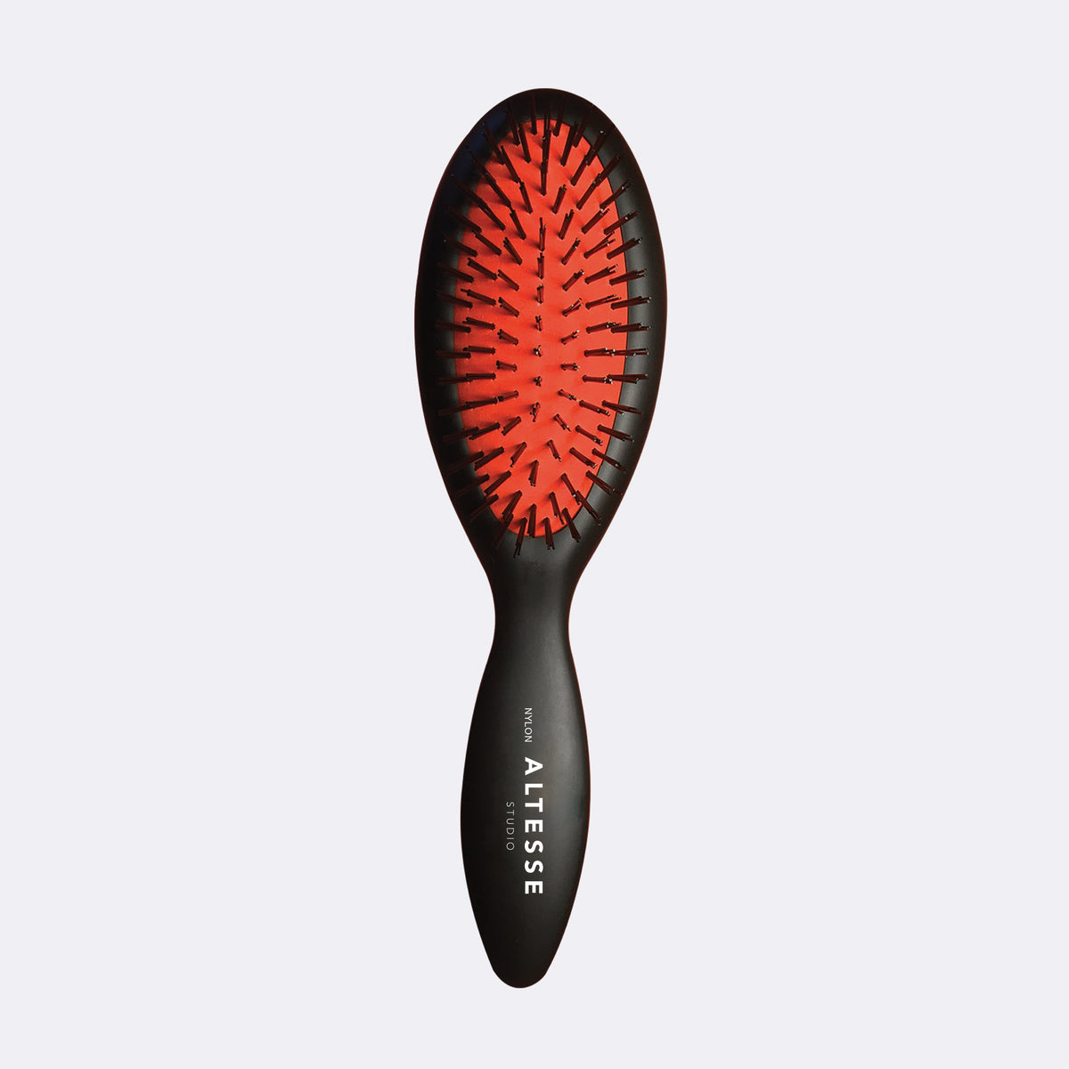 Isinis Altesse Studio nylon bristle oval cushion brush, Small