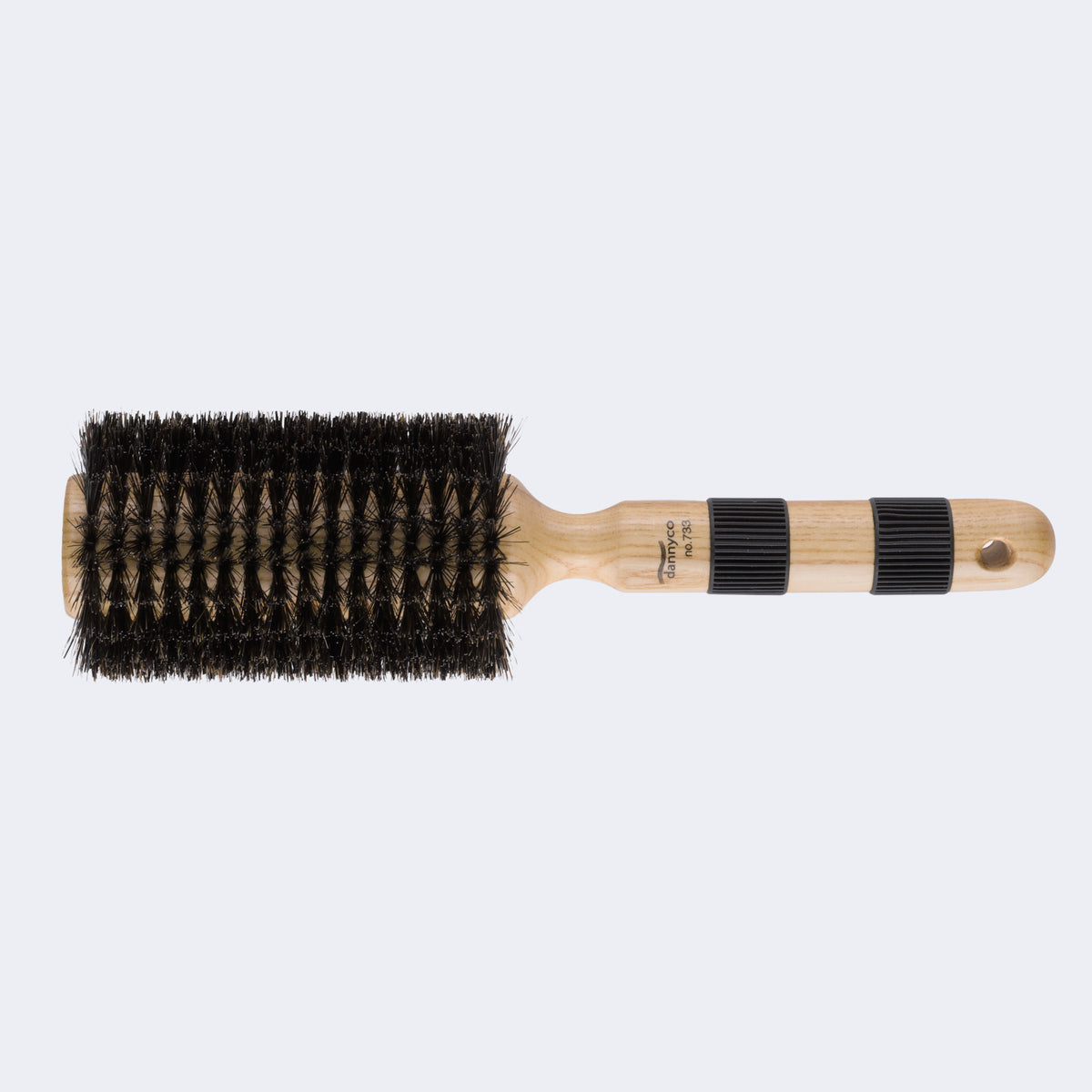 Dannyco Oakwood Round Brush – Pre-Softened Natural Boar / Brosse ronde Dannyco en chêne – soies naturelles de sanglier préassouplies