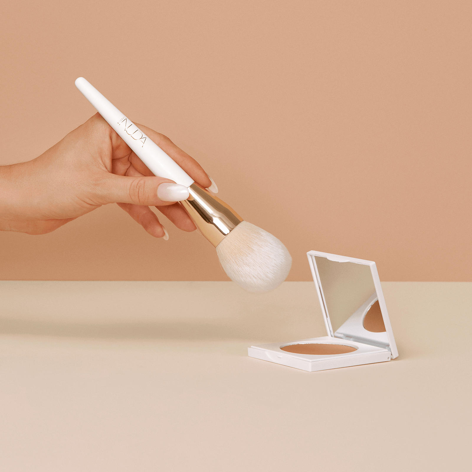 Poudre bronzante matifiante