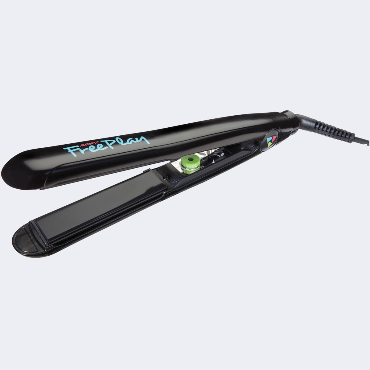 Avanti FreePlay 1" Titanium Flat Iron – black FreePlay flat iron with the plates open, on a plain background / Fer plat Avanti FreePlay en titane de 1 po – fer plat FreePlay noir, plaques ouvertes, sur fond uni