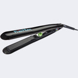 Avanti FreePlay 1" Titanium Flat Iron – black FreePlay flat iron with the plates open, on a plain background / Fer plat Avanti FreePlay en titane de 1 po – fer plat FreePlay noir, plaques ouvertes, sur fond uni
