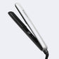Avanti Ultra 1" Tourmaline & Ceramic Flat Iron – black and white Avanti Ultra flat iron, plates closed, on a plain background / Fer plat Avanti Ultra en tourmaline et céramique de 1 po – fer plat Avanti Ultra noir et blanc, plaques fermées, sur fond uni