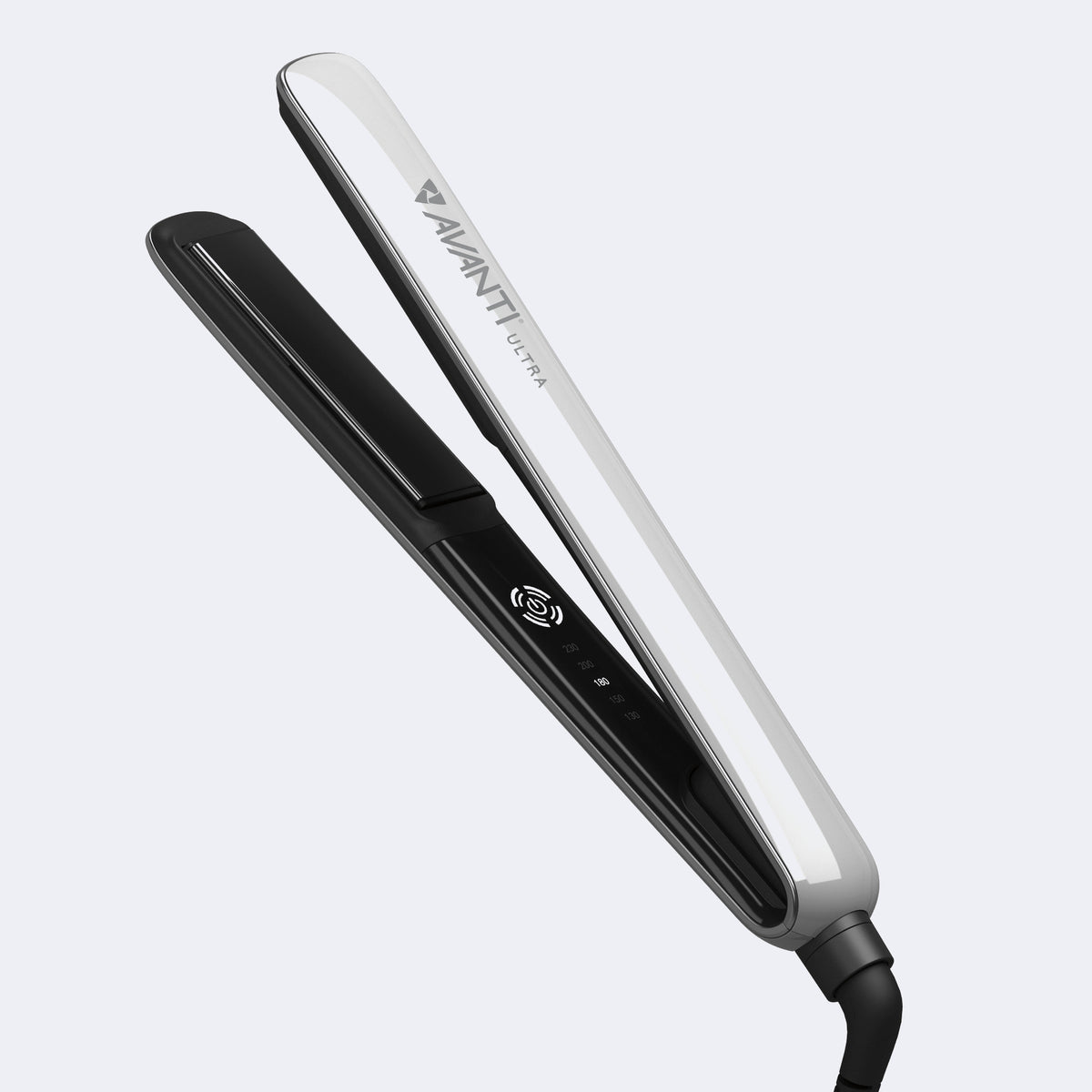 Avanti Ultra 1" Tourmaline & Ceramic Flat Iron – black and white Avanti Ultra flat iron, plates closed, on a plain background / Fer plat Avanti Ultra en tourmaline et céramique de 1 po – fer plat Avanti Ultra noir et blanc, plaques fermées, sur fond uni