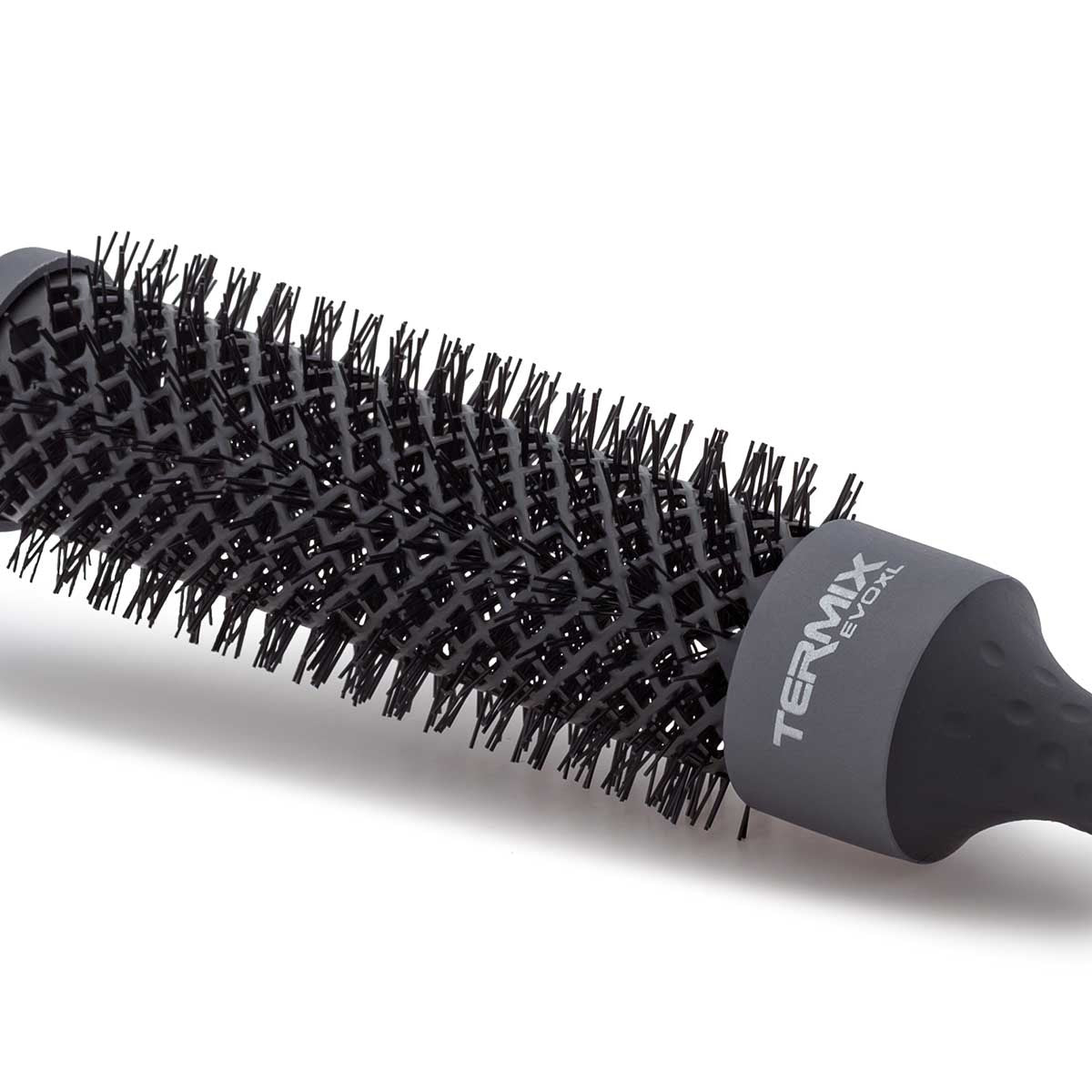 Termix Evolution XL extra-long barrel and ionized bristles, close-up