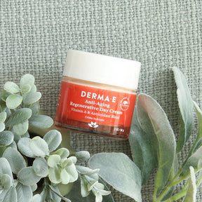 Anti-Aging Regenerative Day Cream - by DERMA E |ProCare Outlet|